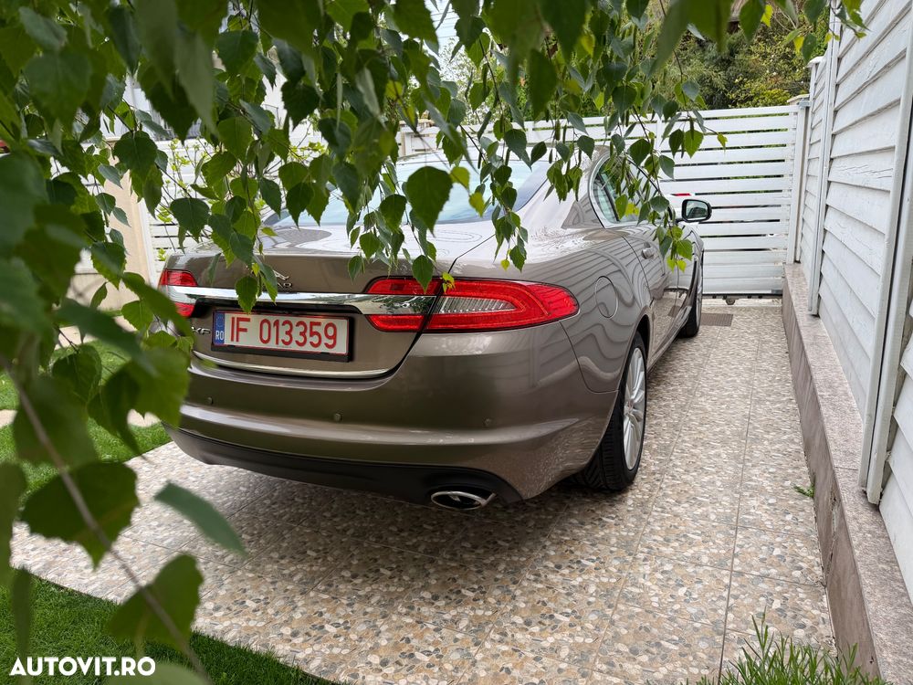Jaguar XF 2.2 - 7