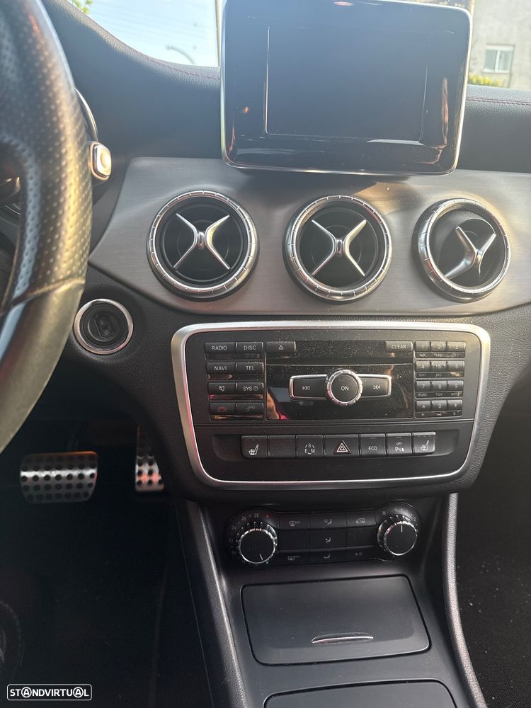 Mercedes-Benz CLA 220 CDI 7G-DCT AMG Line - 2