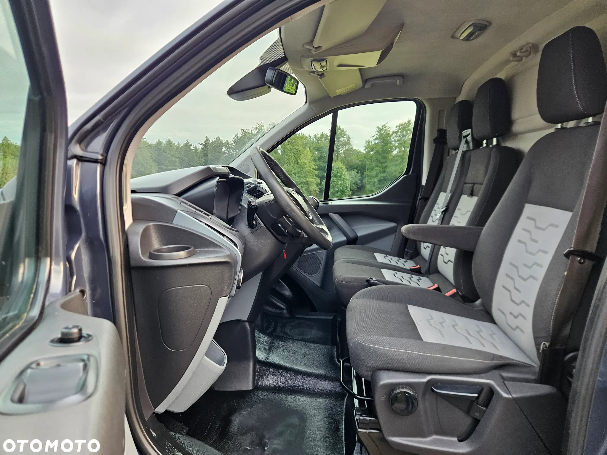 Ford TRANSIT CUSTOM - 11