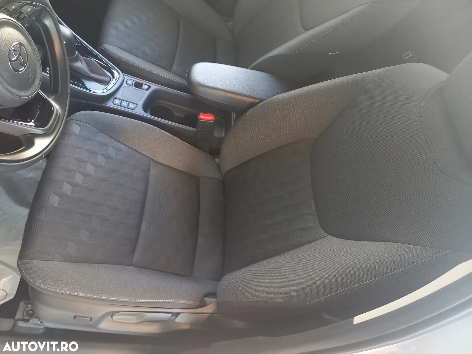 Toyota Yaris 1.5 VVT-i HSD Dynamic - 12