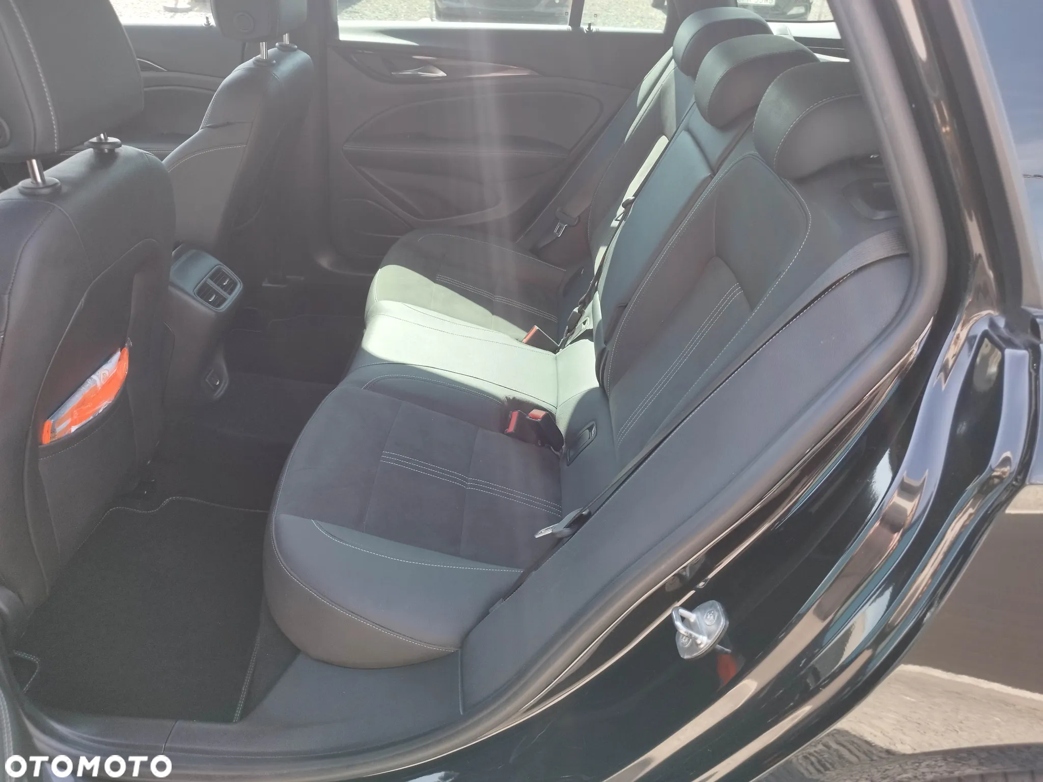 Opel Insignia Sports Tourer 2.0 Diesel Exclusive - 28