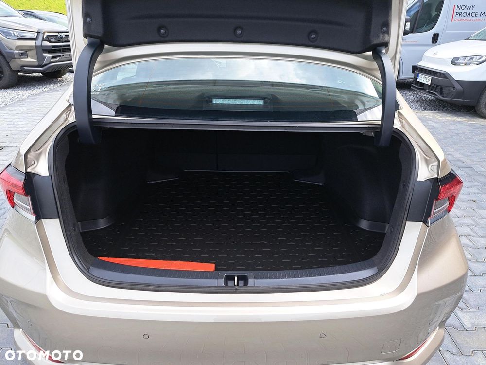 Toyota Corolla - 13