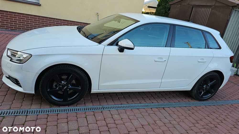 Audi A3 Sportback 30 TDI design - 13