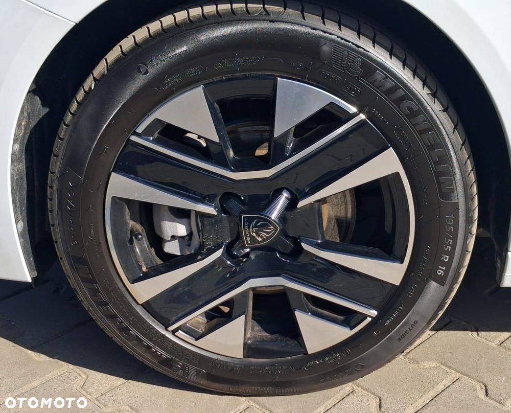 Peugeot 208 1.2 PureTech Allure S&S - 23