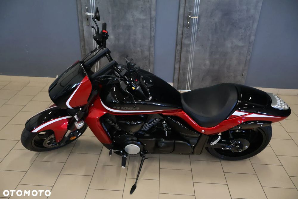 Suzuki Intruder - 22