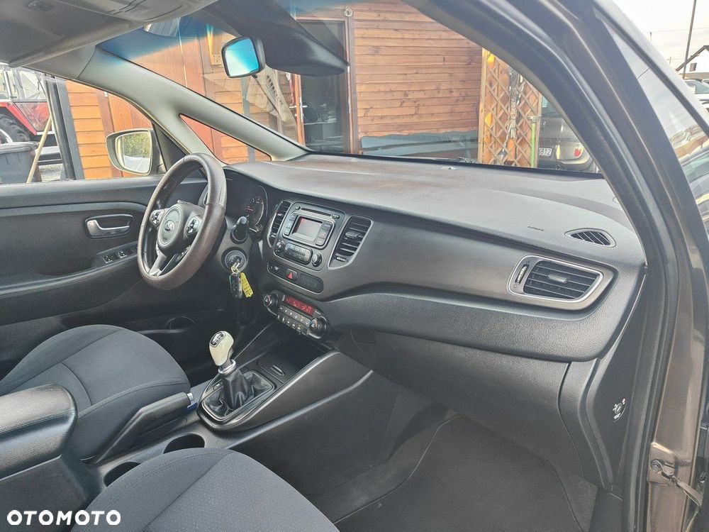 Kia Carens - 21