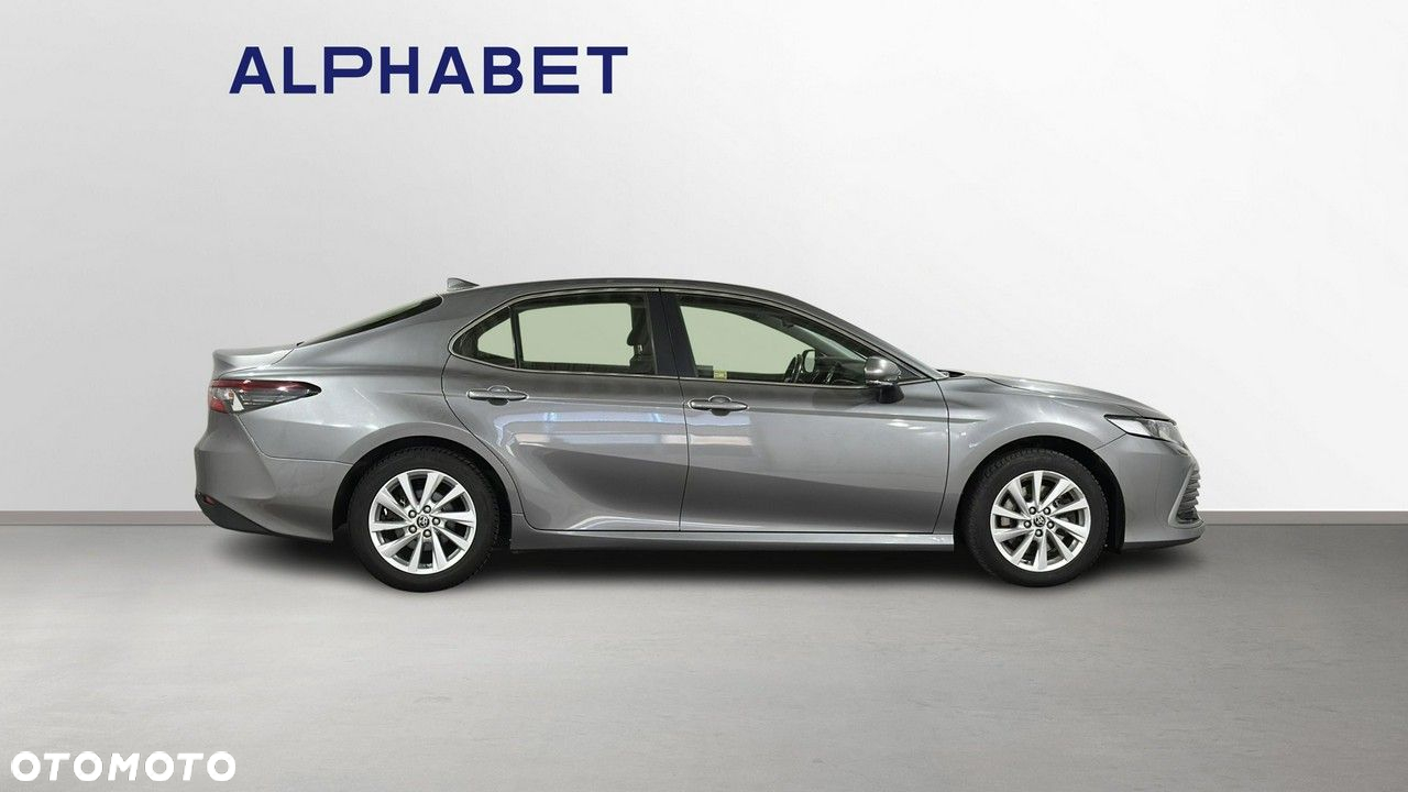 Toyota Camry - 7