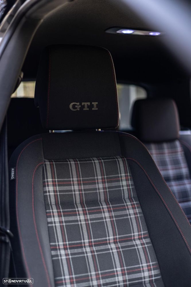 VW Golf 2.0 GTI DSG - 11