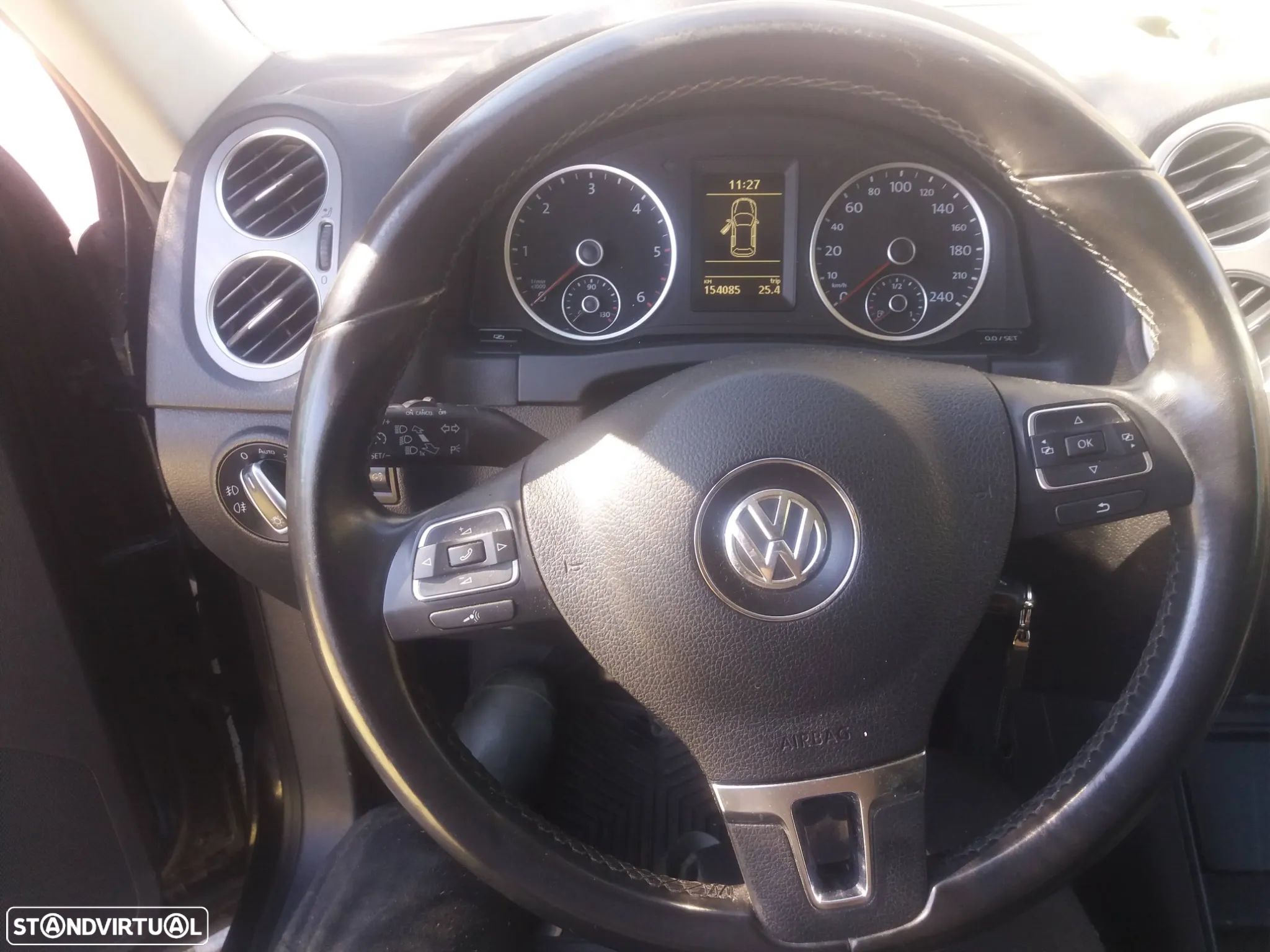 VW Tiguan 2.0 TDi Sport BlueMotion - 1