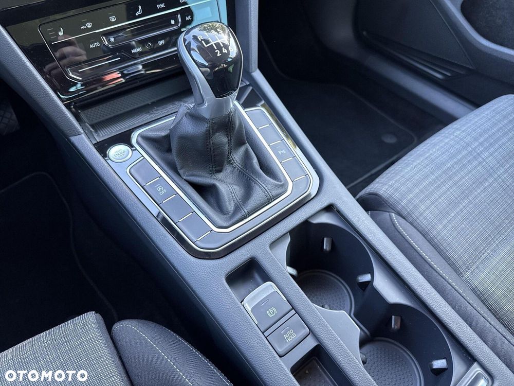 Volkswagen Passat 2.0 TDI EVO Business - 15