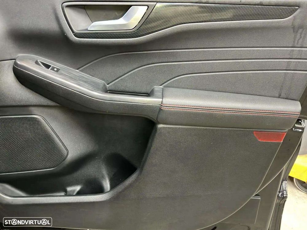 Ford Kuga 1.5 EcoBoost ST-Line - 23