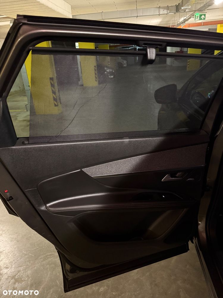 Peugeot 5008 THP 165 EAT6 Allure - 23