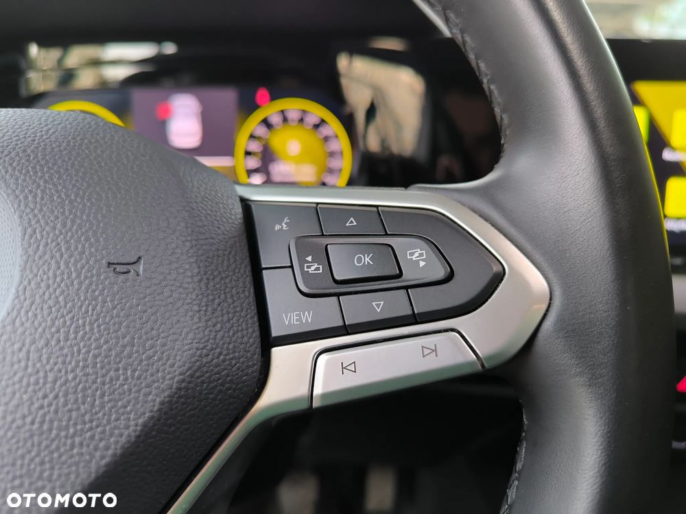 Volkswagen Golf VIII 1.5 TSI EVO Life - 11