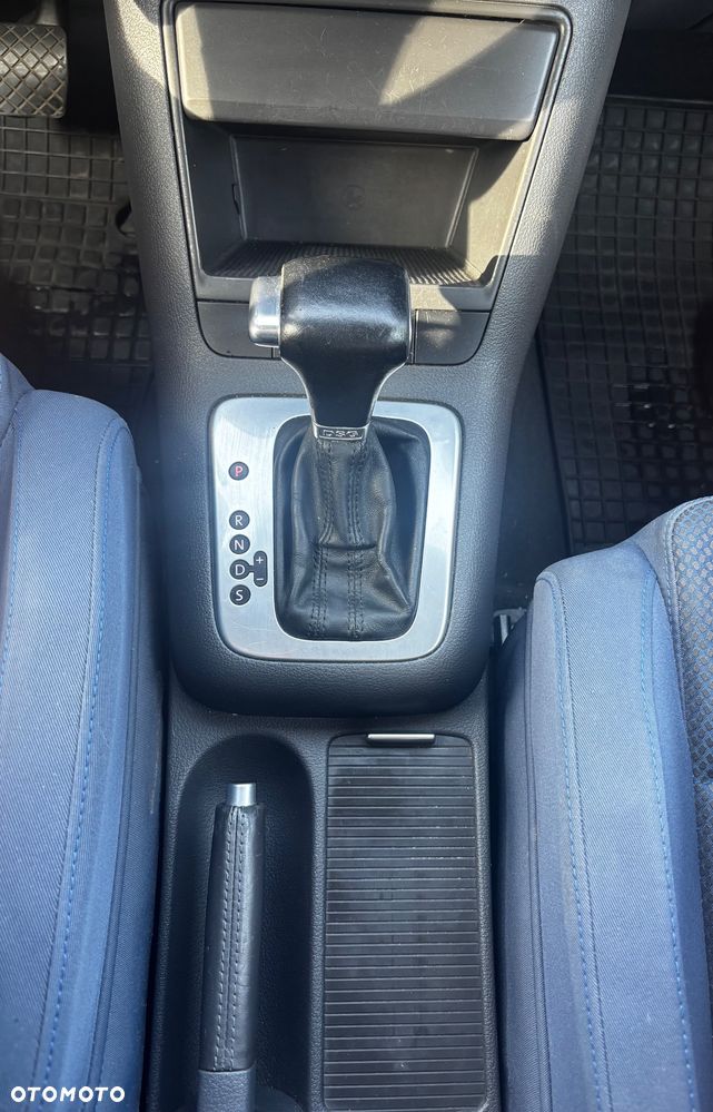 Volkswagen Golf 1.9 TDI Comfortline DSG - 9