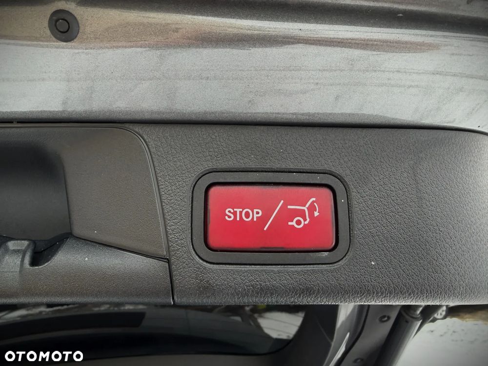 Mercedes-Benz Klasa B 180 7G-DCT Progressive - 24