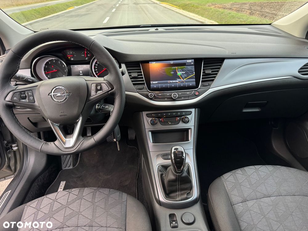 Opel Astra 1.4 Turbo 120 Jahre - 23