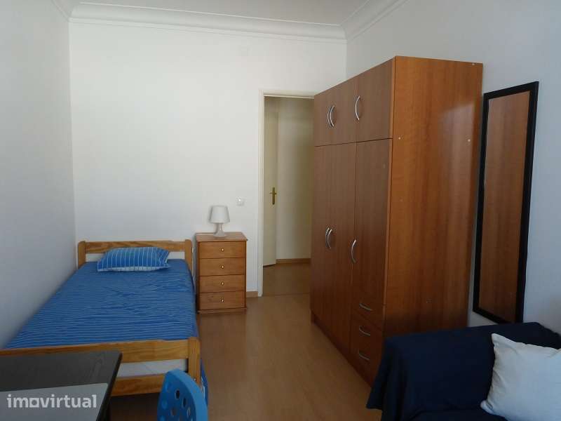 APARTAMENTO T2 com ARRECADAÇÃO em Lisboa, Beato - Grande imagem: 4/23