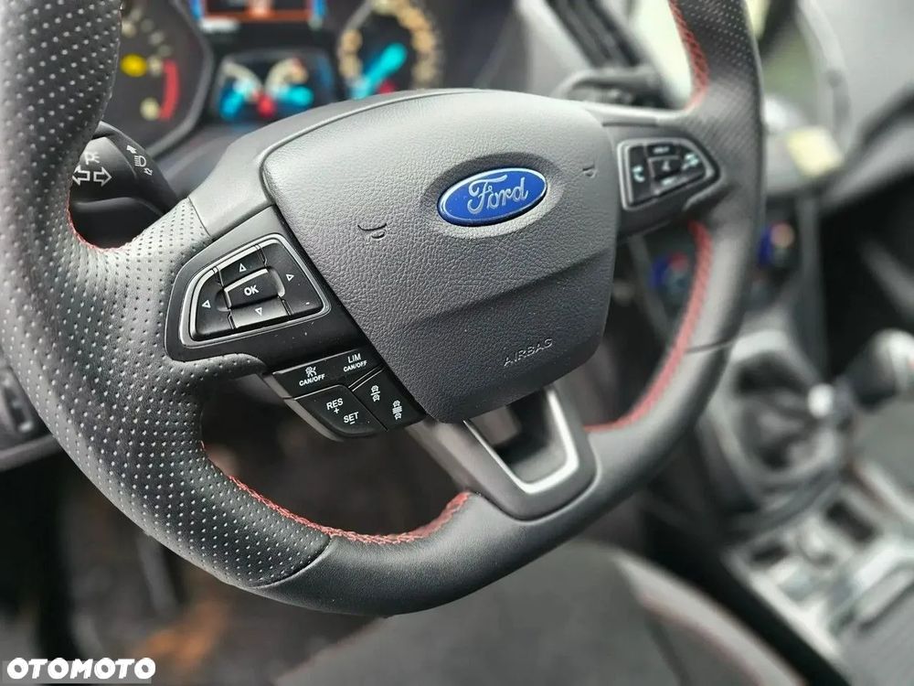 Ford Kuga 2.0 TDCi FWD ST-Line - 18