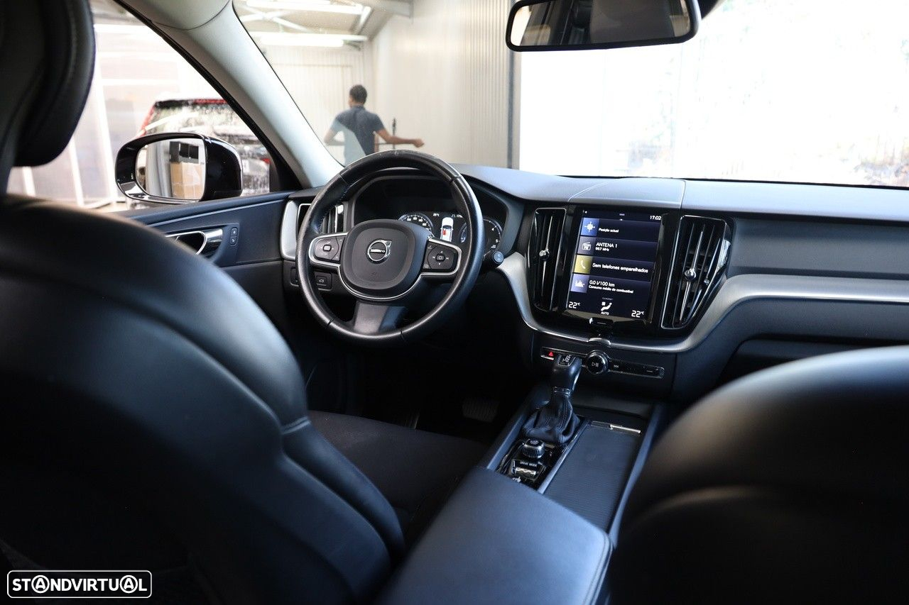 Volvo XC 60 2.0 D4 Momentum Geartronic - 18