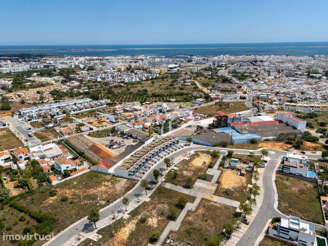 Moradia geminada T3 para venda em Brancanes, Olhão - Grande imagem: 4/25