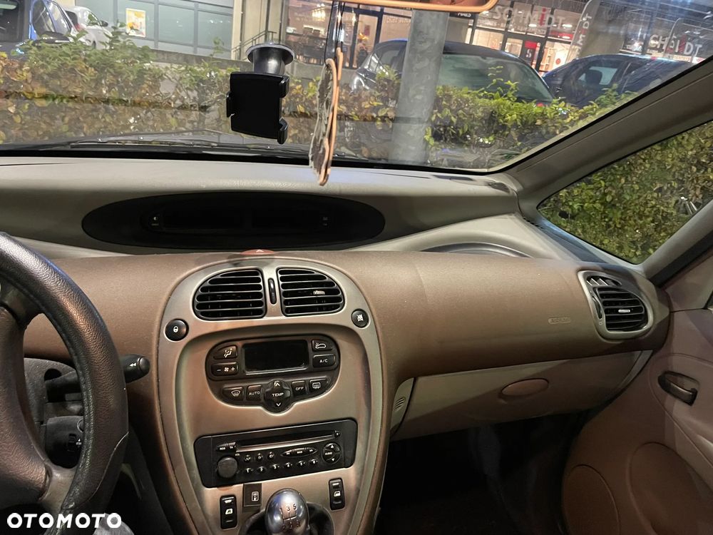 Citroën Xsara Picasso 1.8i Exclusive - 22