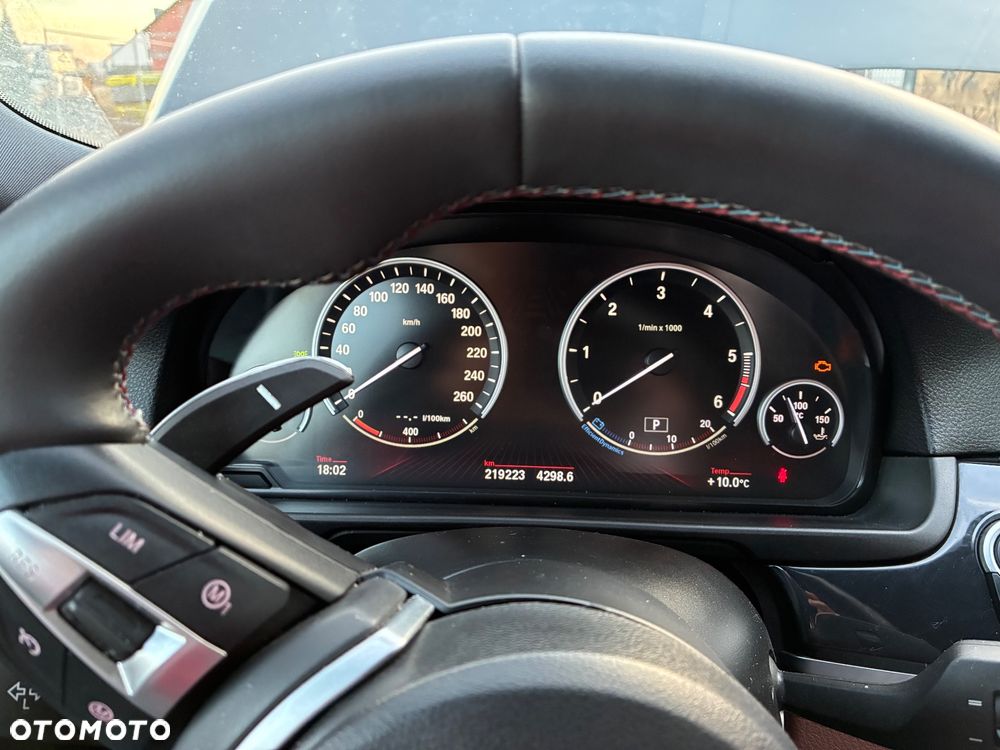 BMW Seria 5 525d Luxury Line - 9