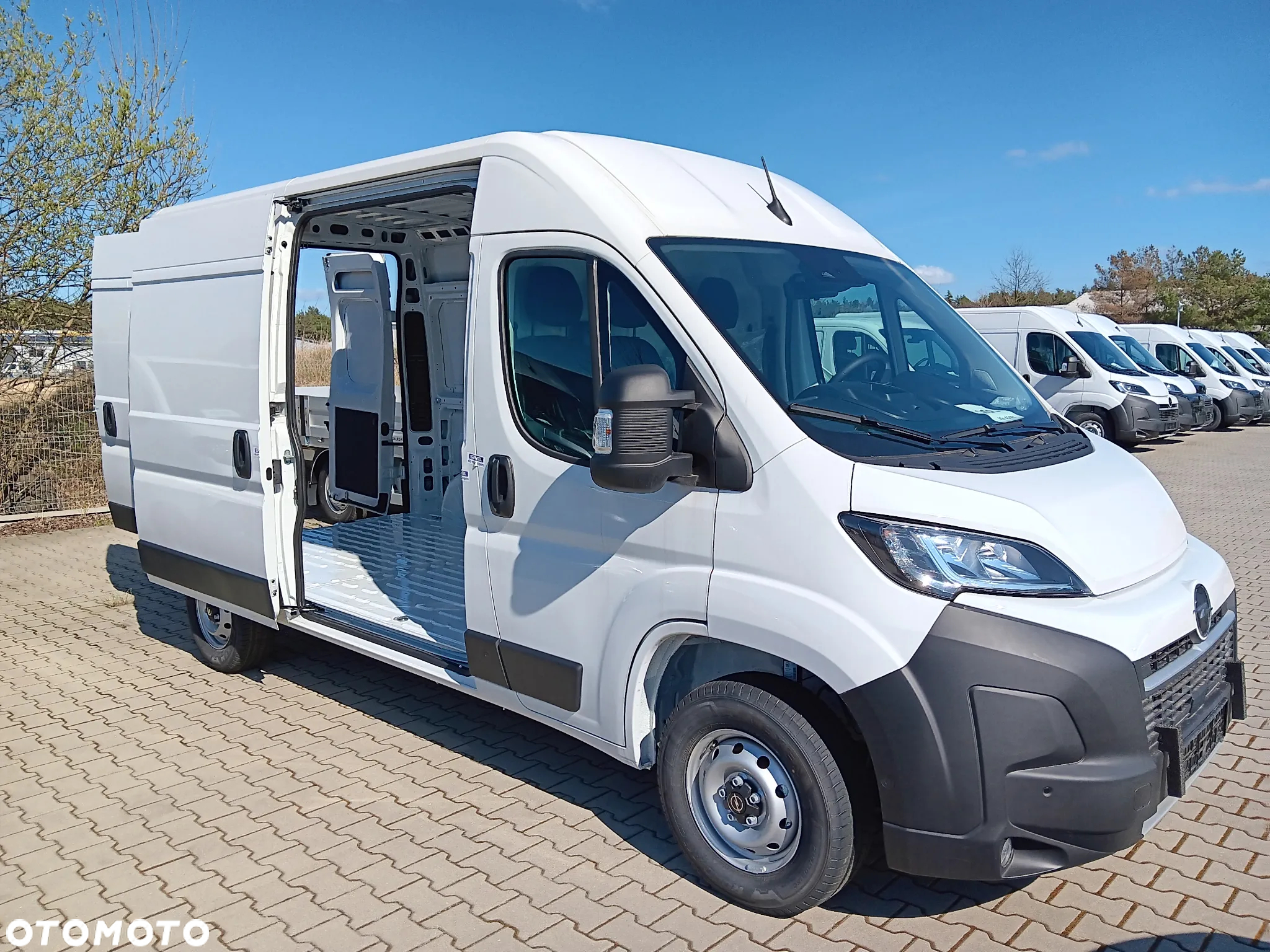 Opel Movano Furgon L2H2 - 3