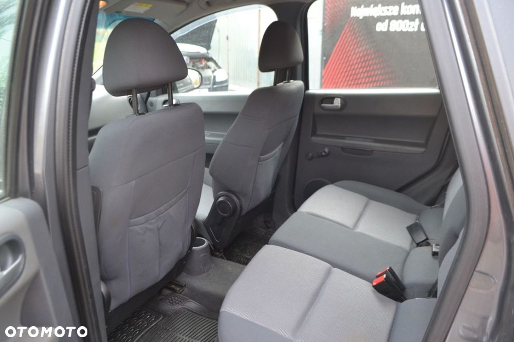 Mitsubishi Colt - 11