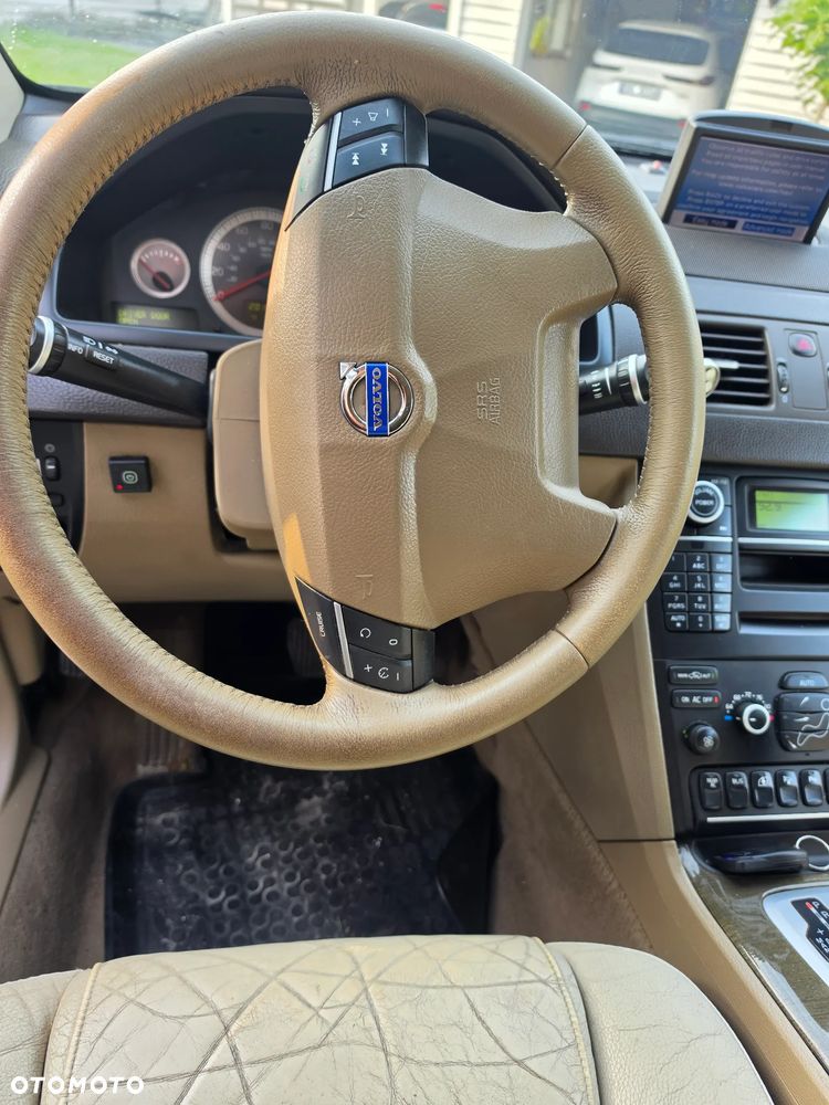 Volvo XC 90 - 9