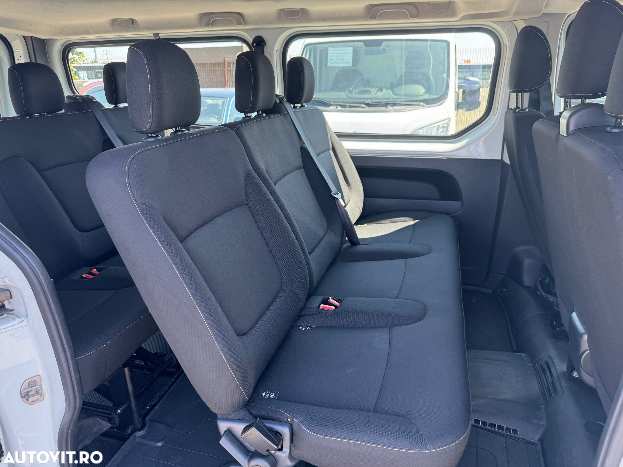 Renault Trafic - 12