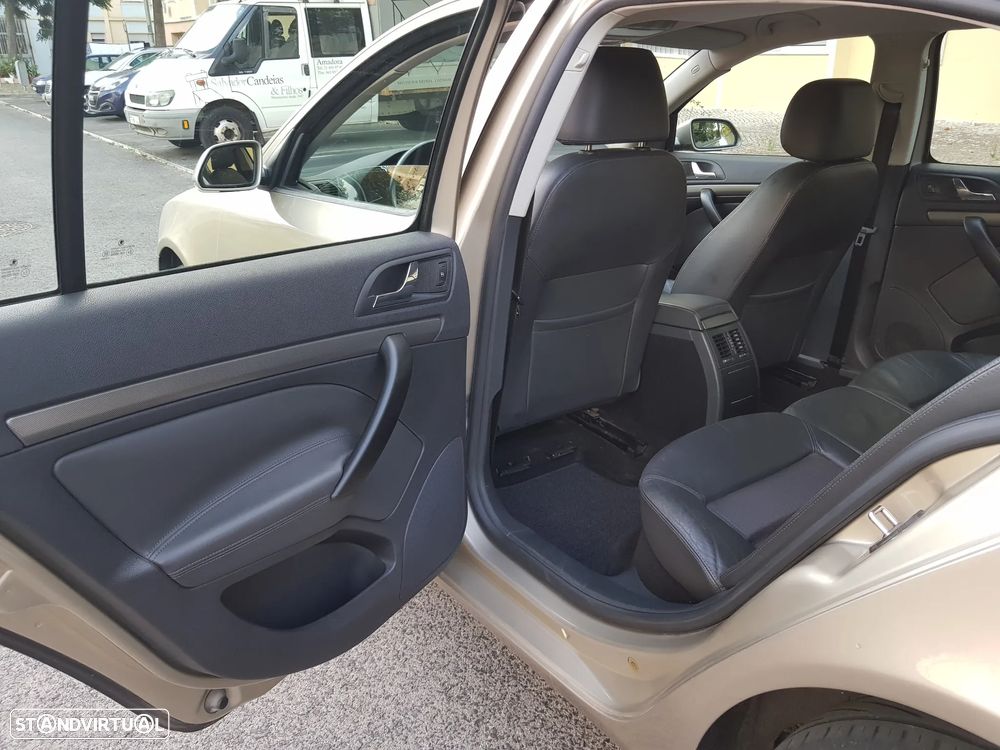 Skoda Octavia 1.6 Elegance - 27