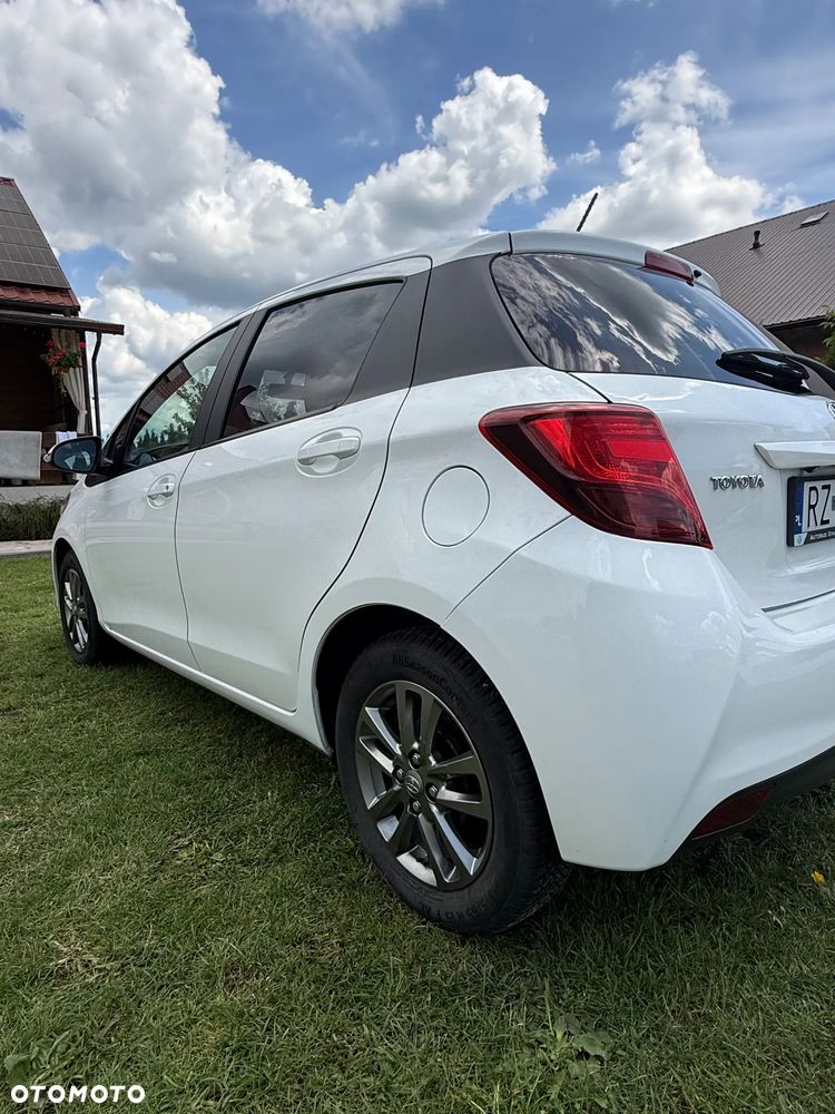 Toyota Yaris 1.0 Active EU6 - 10