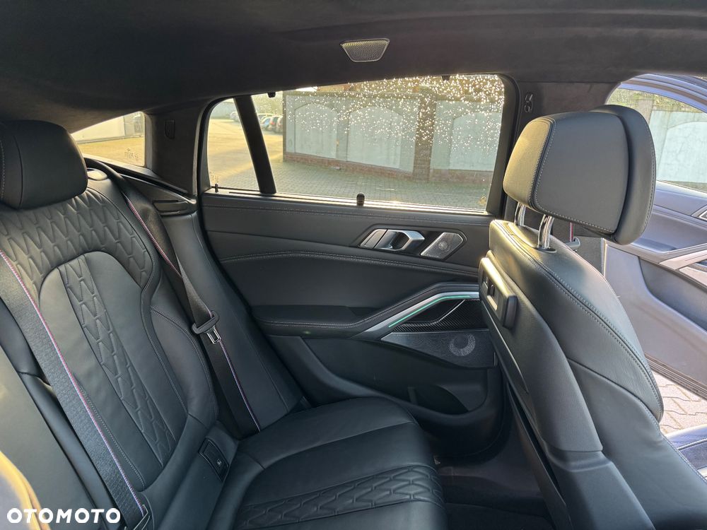 BMW X6M - 10