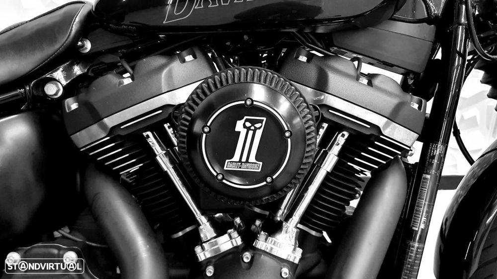 Harley-Davidson Street Bob FXBB - 3