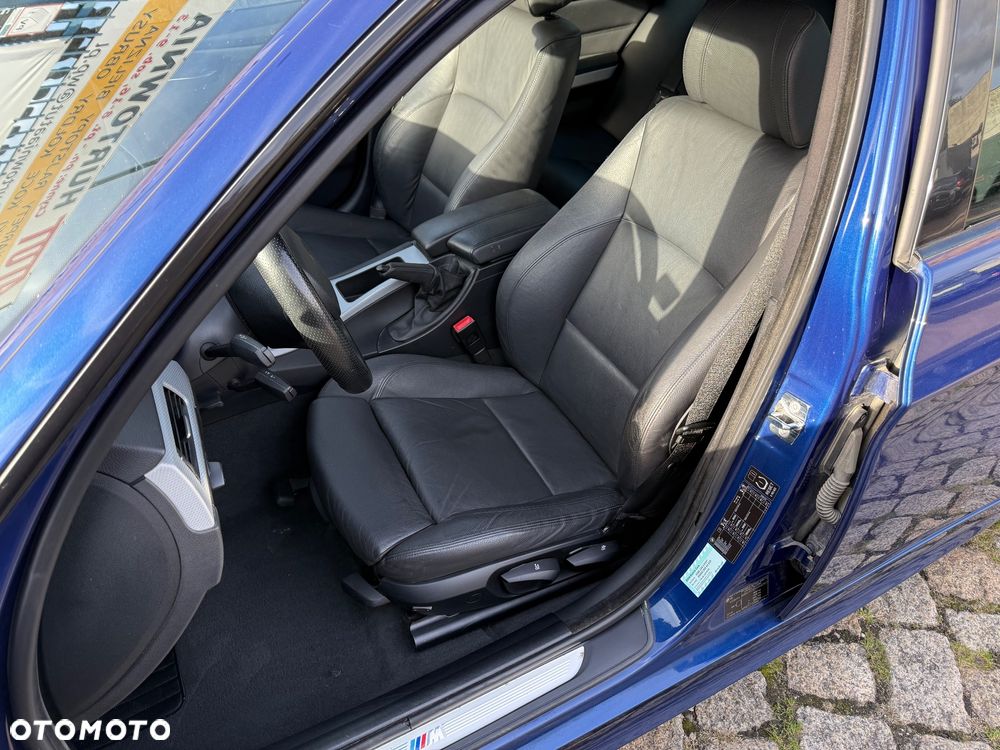 BMW Seria 3 318i - 24