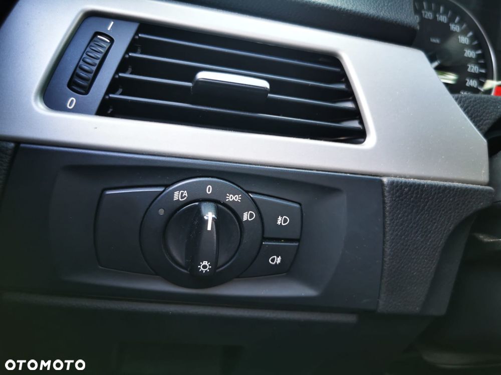 BMW Seria 3 320i - 20