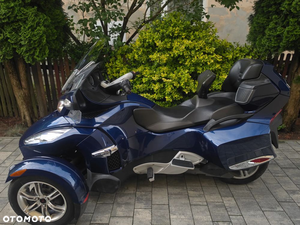 Can-Am Spyder - 10