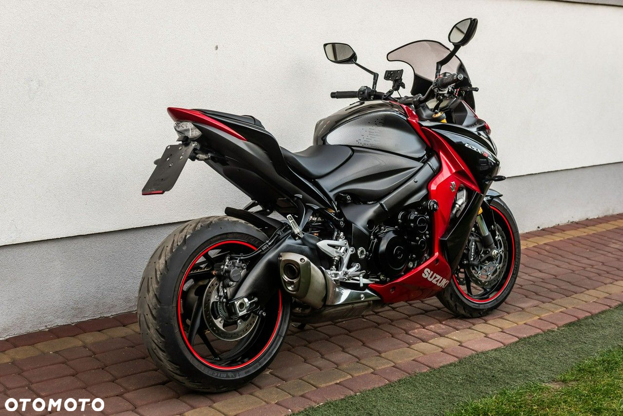 Suzuki GSX - 3