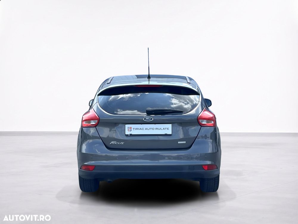 Ford Focus - 6