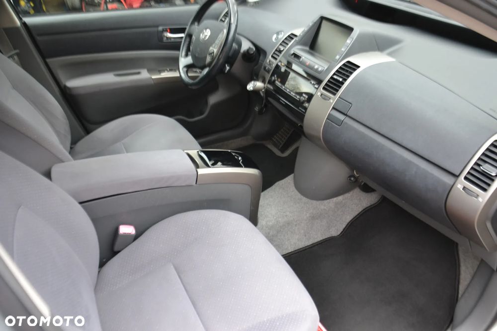 Toyota Prius 1.5 VVT-i Sol (nav) - 4