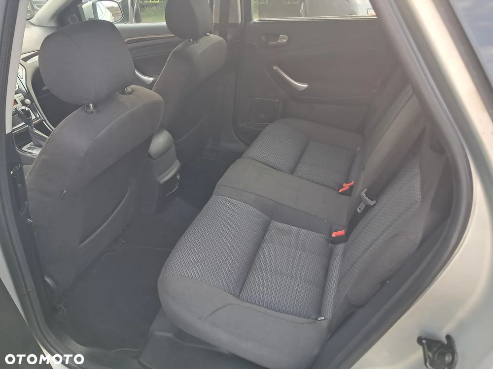 Ford Mondeo 2.0 TDCi Ghia - 26