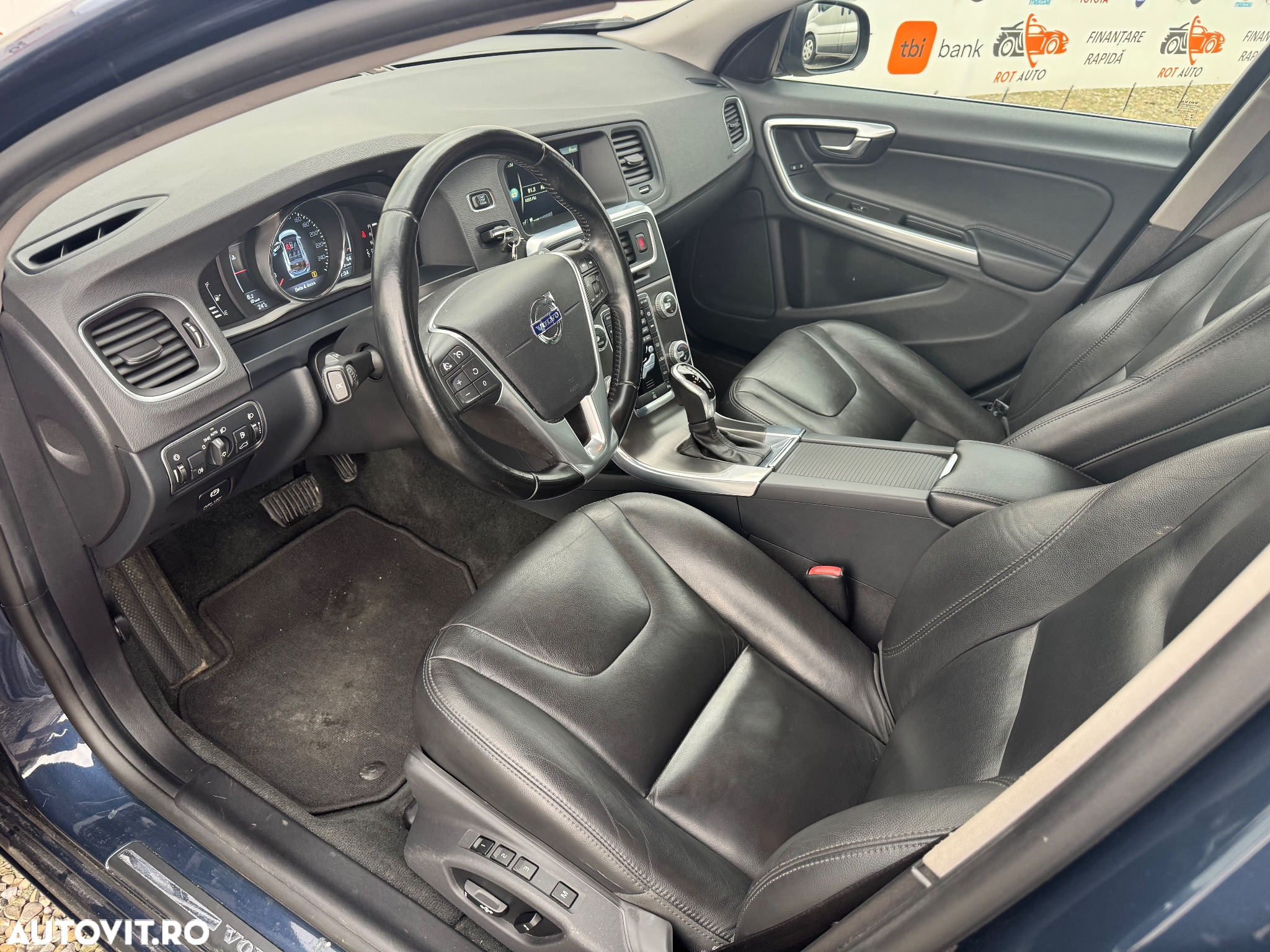 Volvo V60 D4 AWD Geartronic Momentum - 8