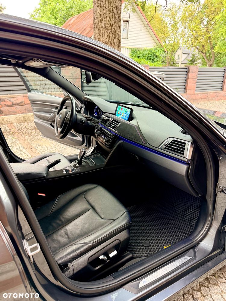 BMW Seria 3 320d xDrive - 14