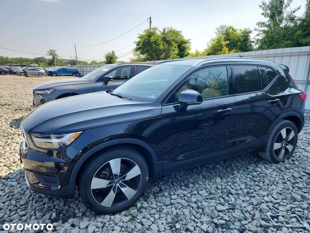Volvo XC 40 T5 AWD Momentum - 2