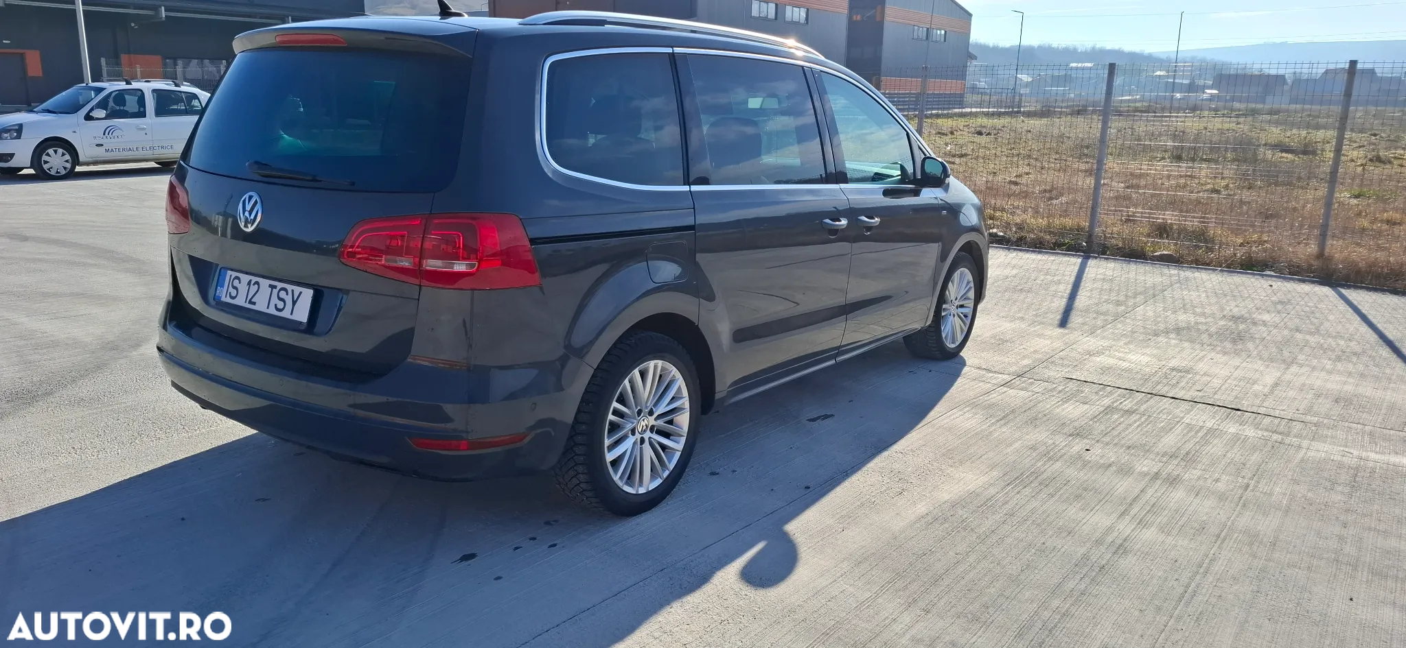 Volkswagen Sharan 2.0 TDI DSG Blue Motion Match - 4