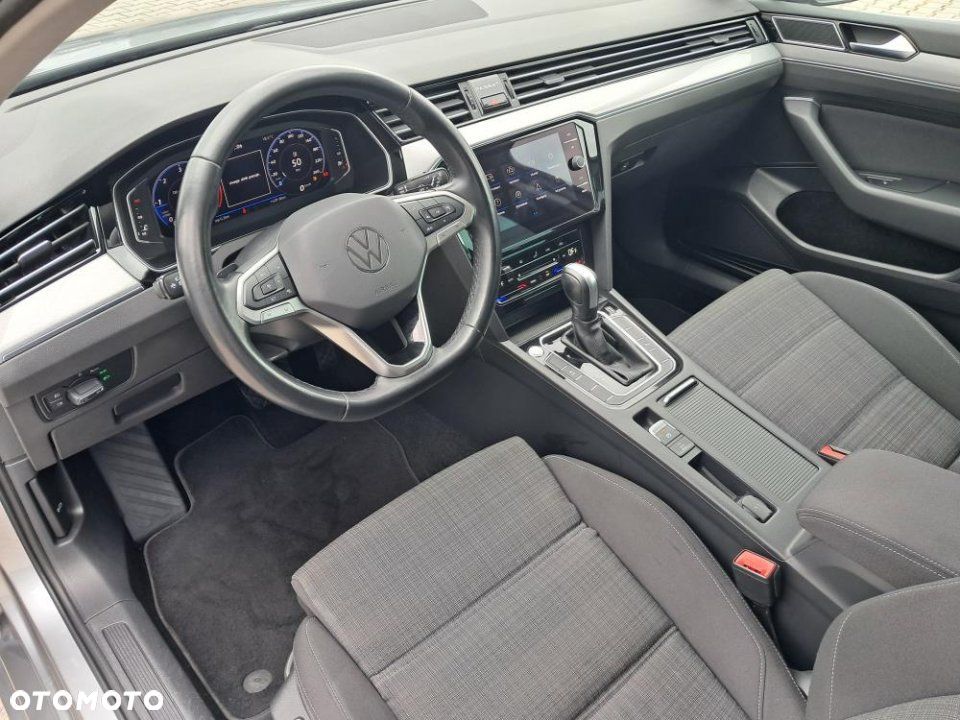 Volkswagen Passat - 14
