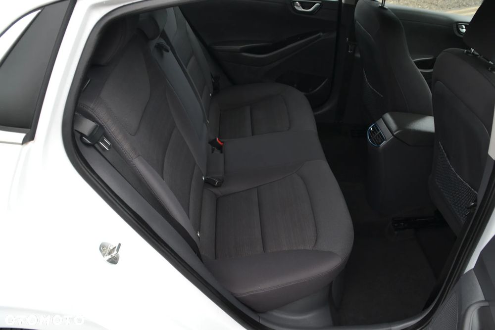 Hyundai IONIQ - 28