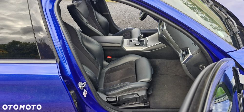 BMW Seria 3 320d Touring xDrive M Sport - 11