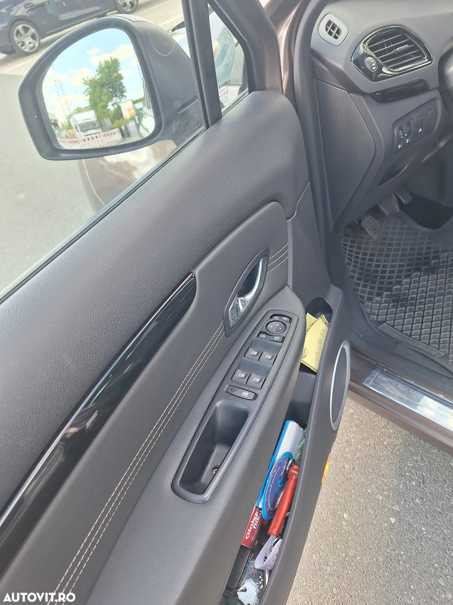 Renault Grand Scenic - 9
