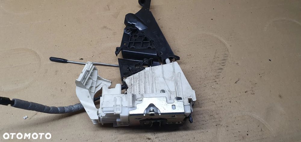 Zamek drzwi prawy tył tylny prawy Mercedes W169 1697302235 A1699992899 - 4